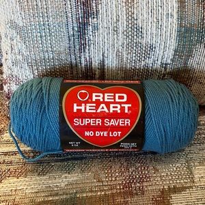 Red Heart yarn 8 oz Med Windsor Blue